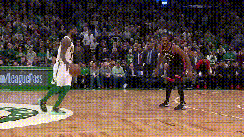 真的怪法老？萨拉赫近4场比赛未首发利物浦不败，此前3连败（真该怪萨拉赫吗？他近4场未首发时利物浦保持不败，之前却遭三连败）