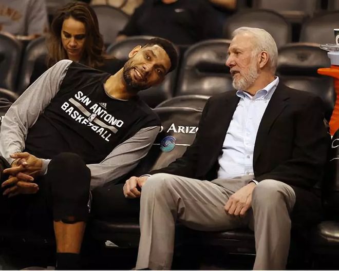 欧洲冠军联赛：皇马意外失利，阿森纳全胜晋级（欧冠：皇马爆冷失利，阿森纳全胜出线）